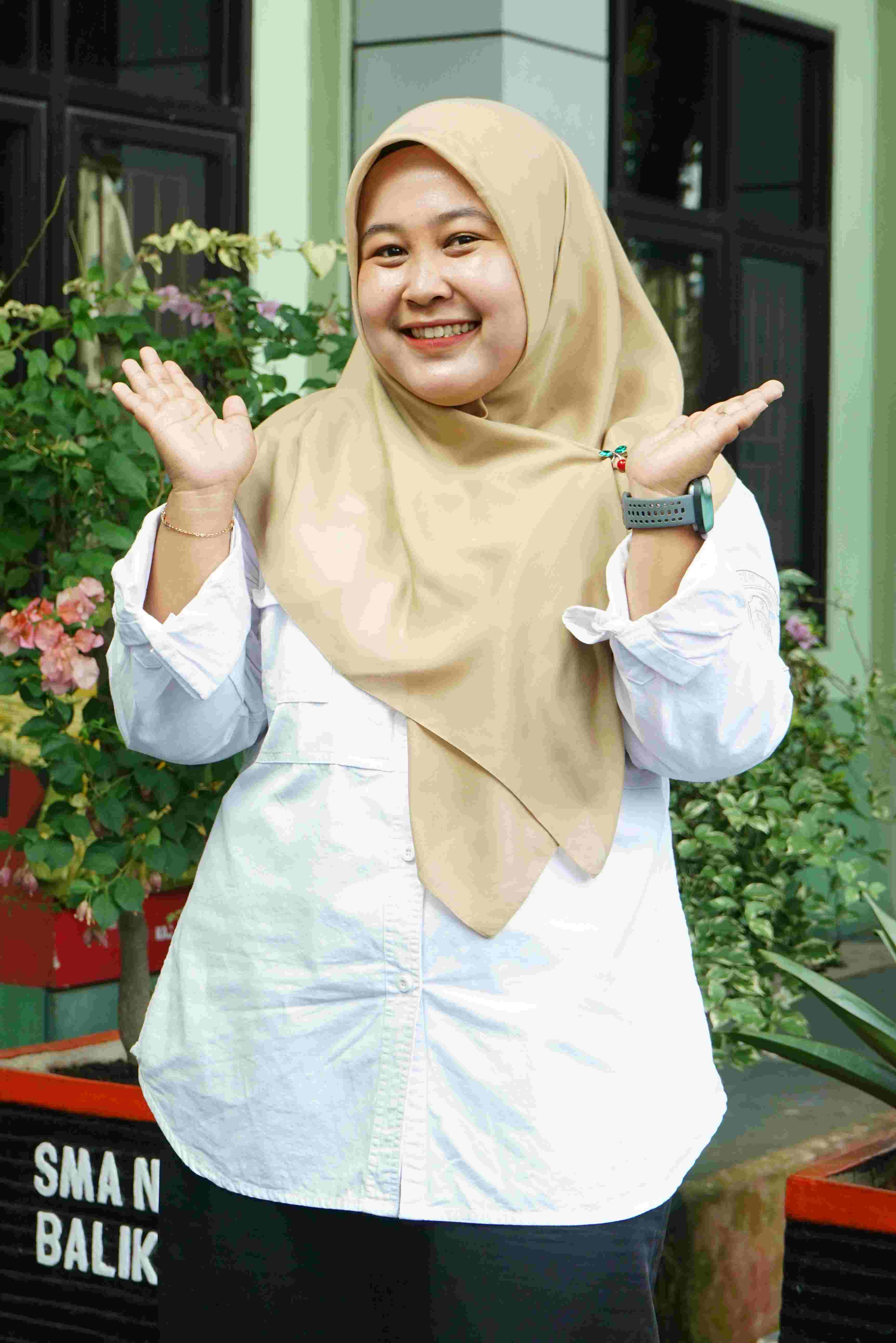 Yulia Dewi Arief Fanti, S.Pd