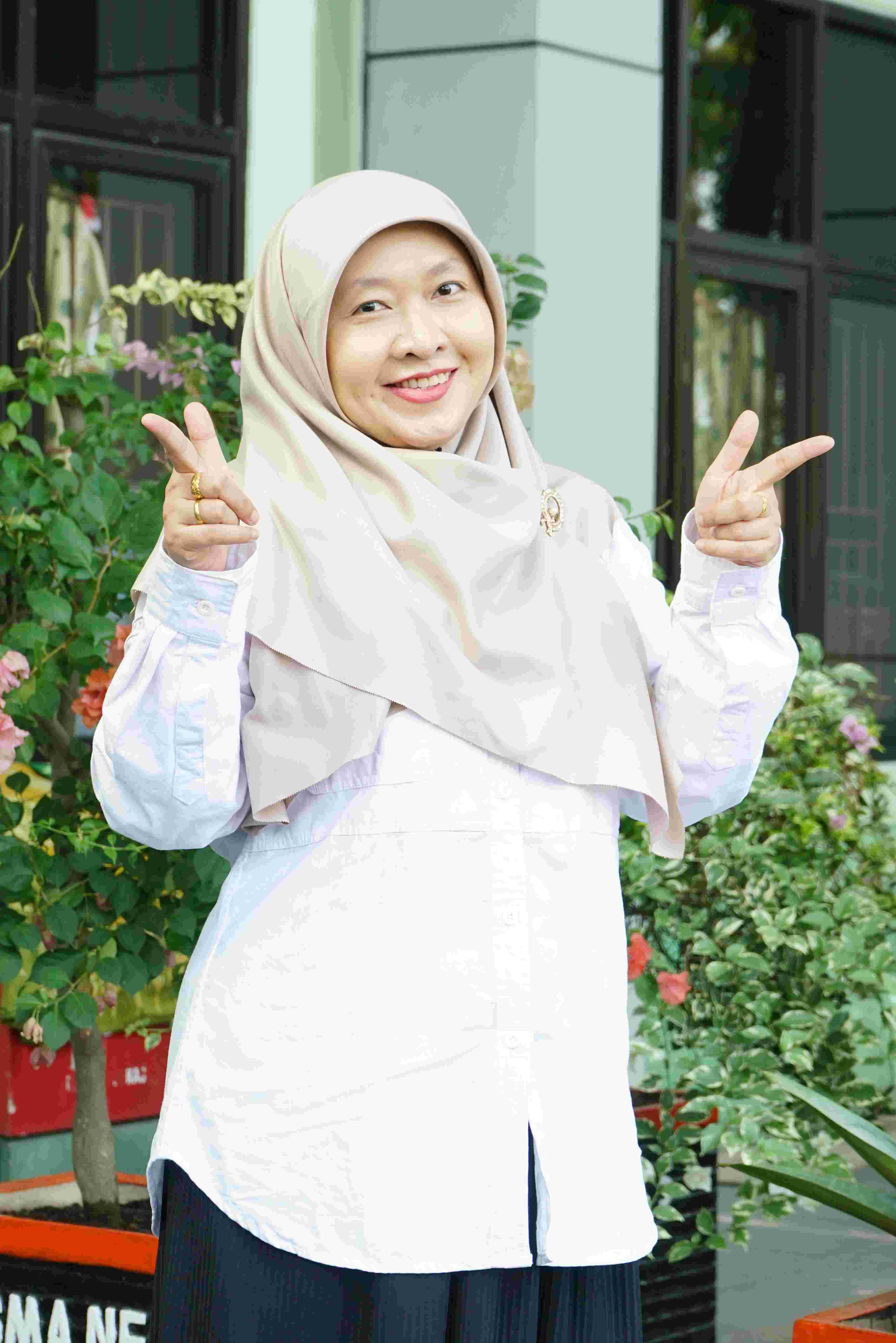 Mukhlisah Zulfa Nadiya, S.Pd