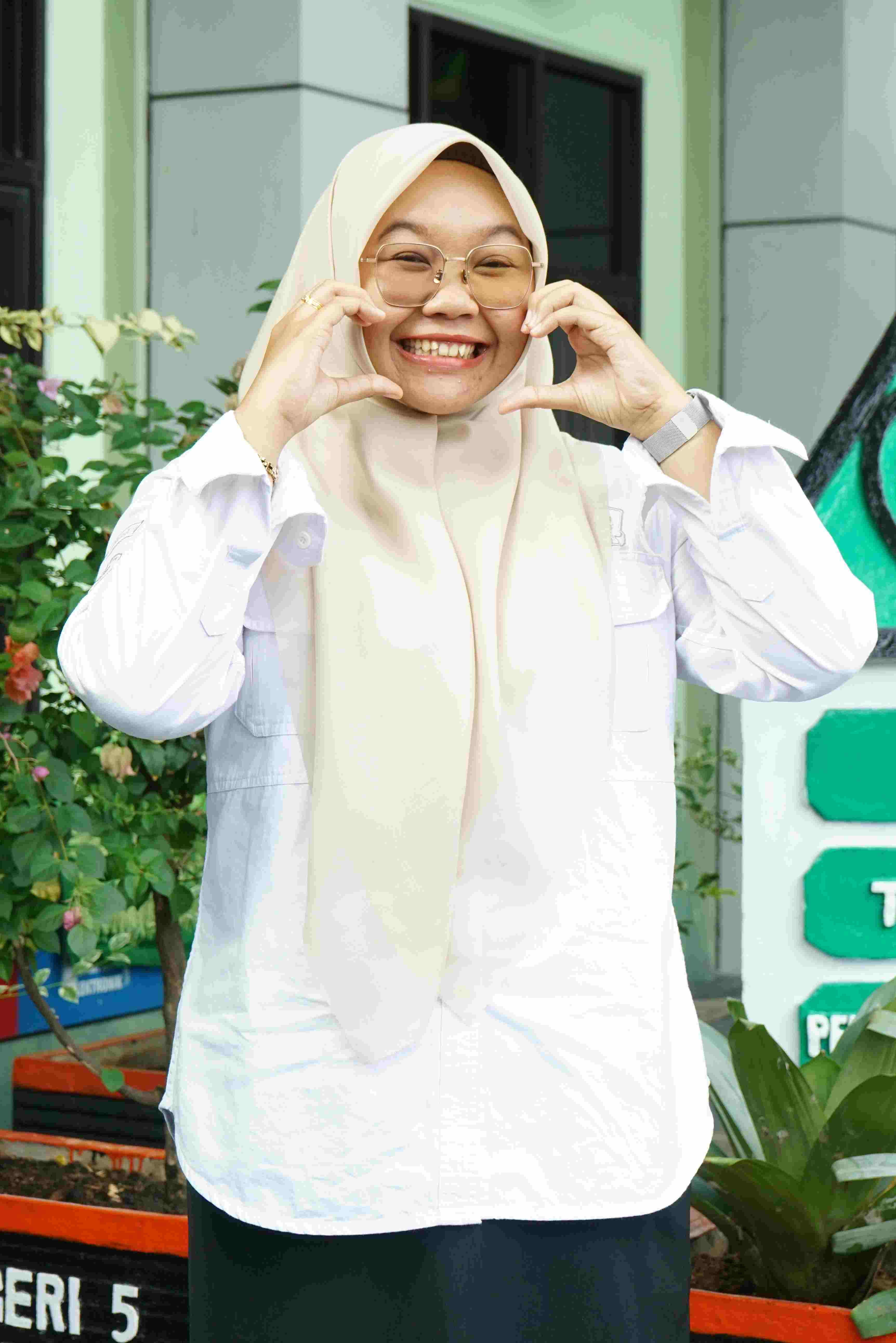 Santi Dwi Sadiah, S.Pd