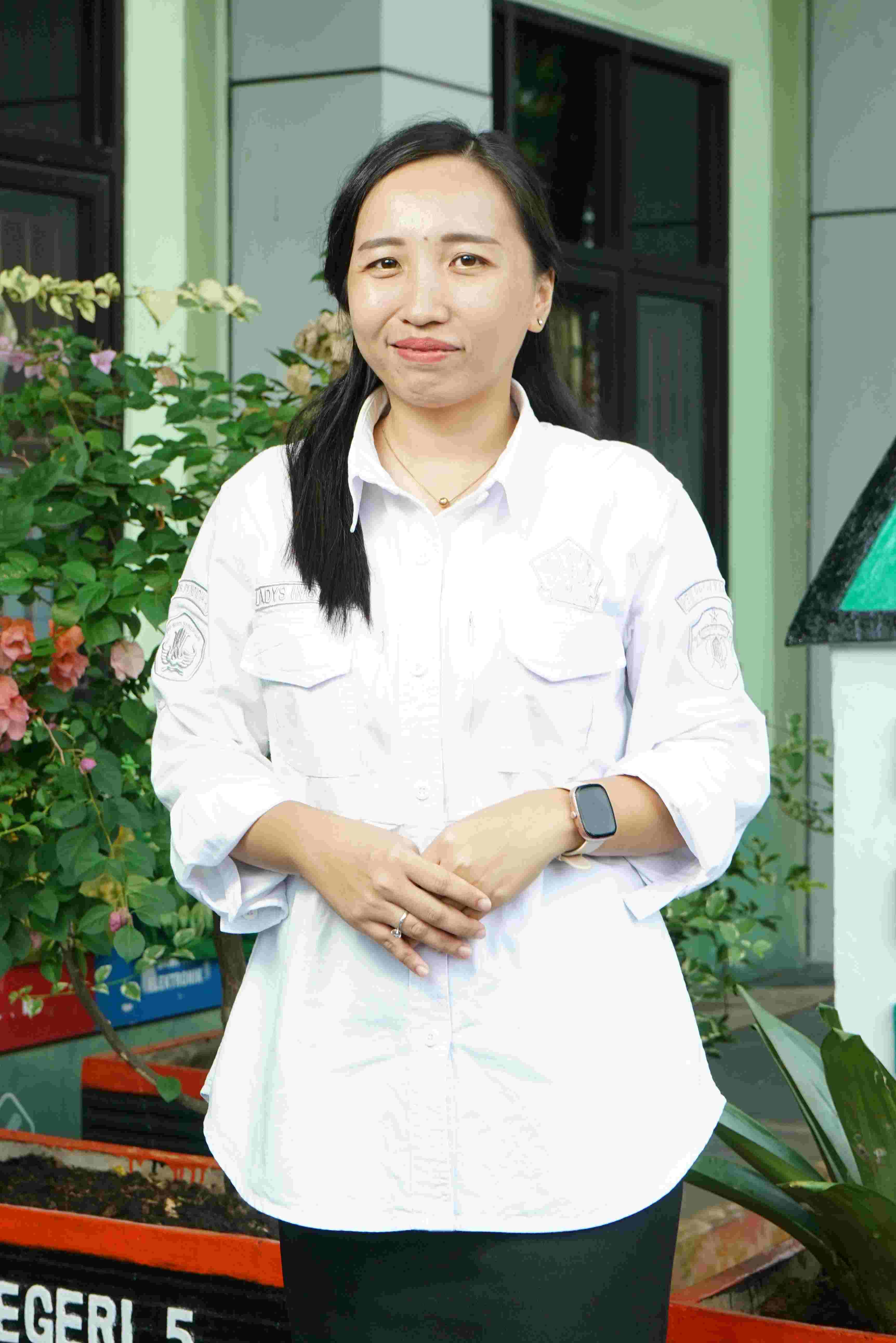 Gladys Inggrid Anes, S.Pd.